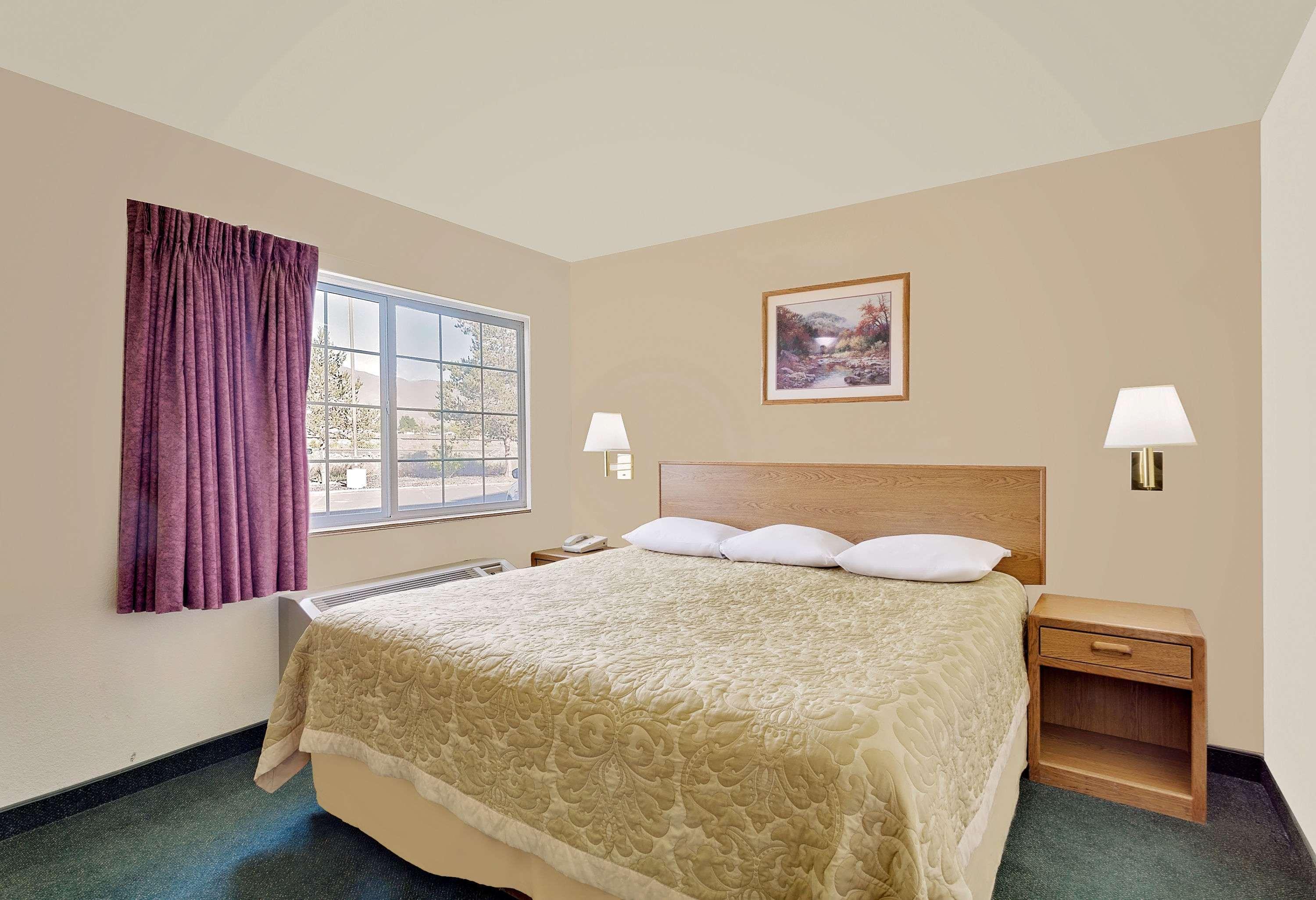 Super 8 By Wyndham Battle Mountain Hotel Екстериор снимка