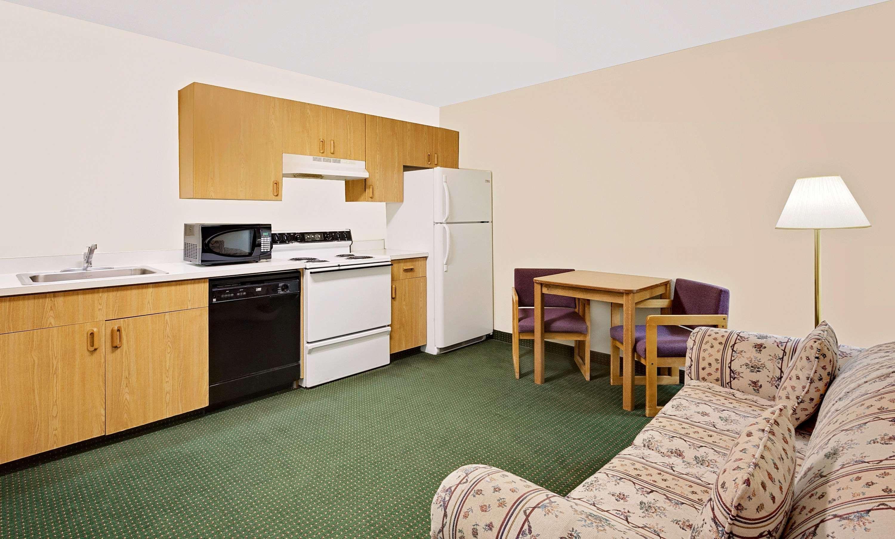 Super 8 By Wyndham Battle Mountain Hotel Екстериор снимка